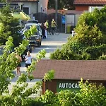 Autocamp Free Star - A Bungalovy