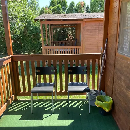 Autocamp Free Star - A Bungalovy Kemping Strachotin
