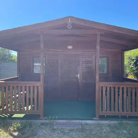 Autocamp Free Star - A Bungalovy * Strachotin