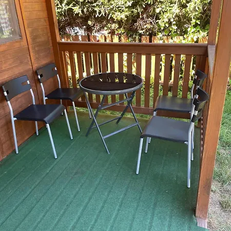 Autocamp Free Star - A Bungalovy Campingplatz *
