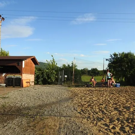 Autocamp Free Star - A Bungalovy *