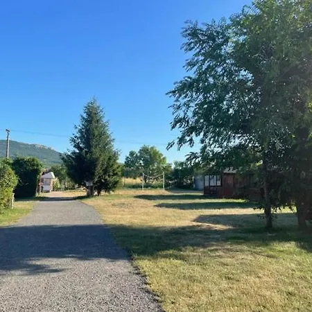 Autocamp Free Star - A Bungalovy * Strachotin