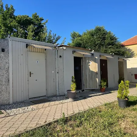 Autocamp Free Star - A Bungalovy Camping