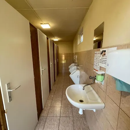 Kemping Autocamp Free Star - A Bungalovy *