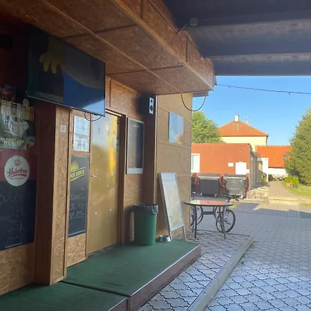 Kemping Autocamp Free Star - A Bungalovy *