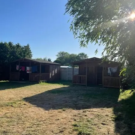 Autocamp Free Star - A Bungalovy Camping Strachotin