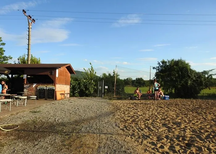 Autocamp Free Star - A Bungalovy *