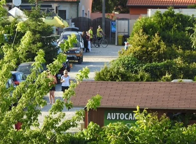 Autocamp Free Star - A Bungalovy