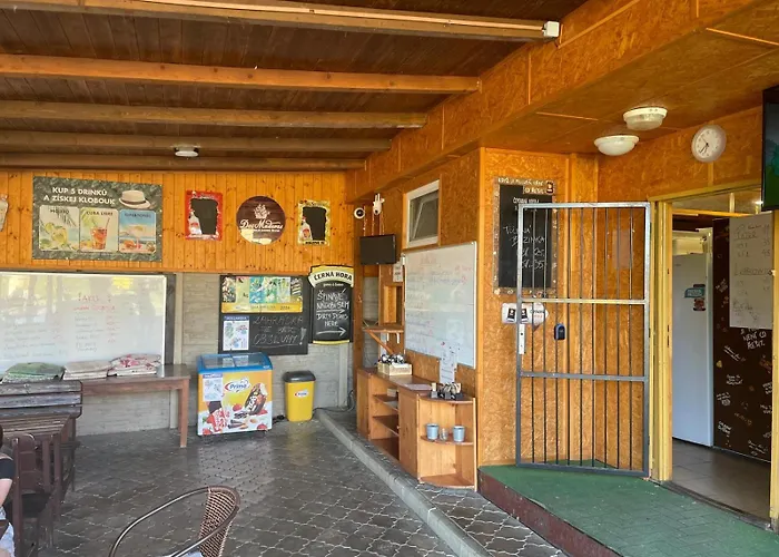 Autocamp Free Star - A Bungalovy Strachotin