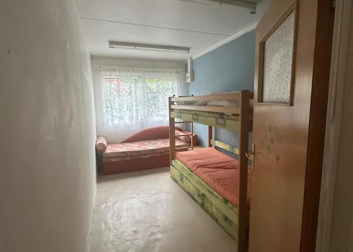 Autocamp Free Star - A Bungalovy Strachotin