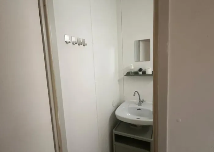 Autocamp Free Star - A Bungalovy Strachotin